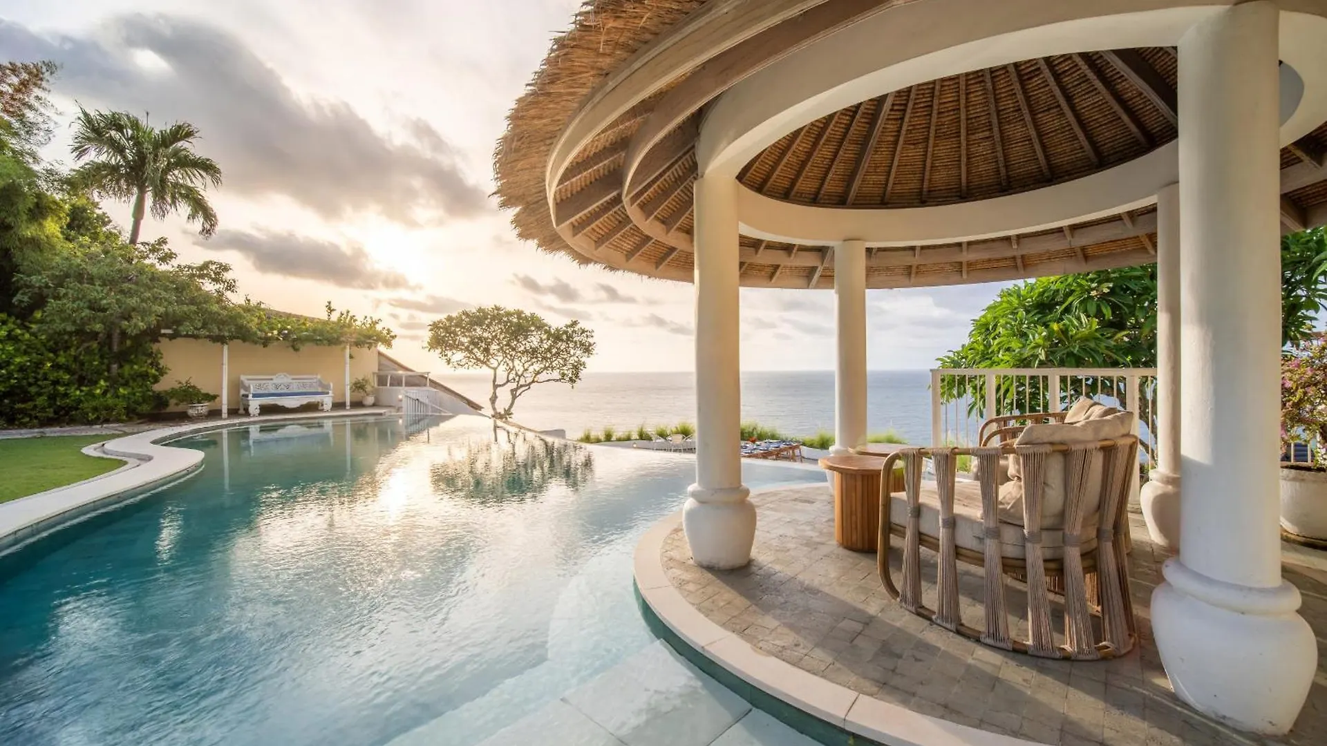Villa Nirvana Biru Bingin Beach location