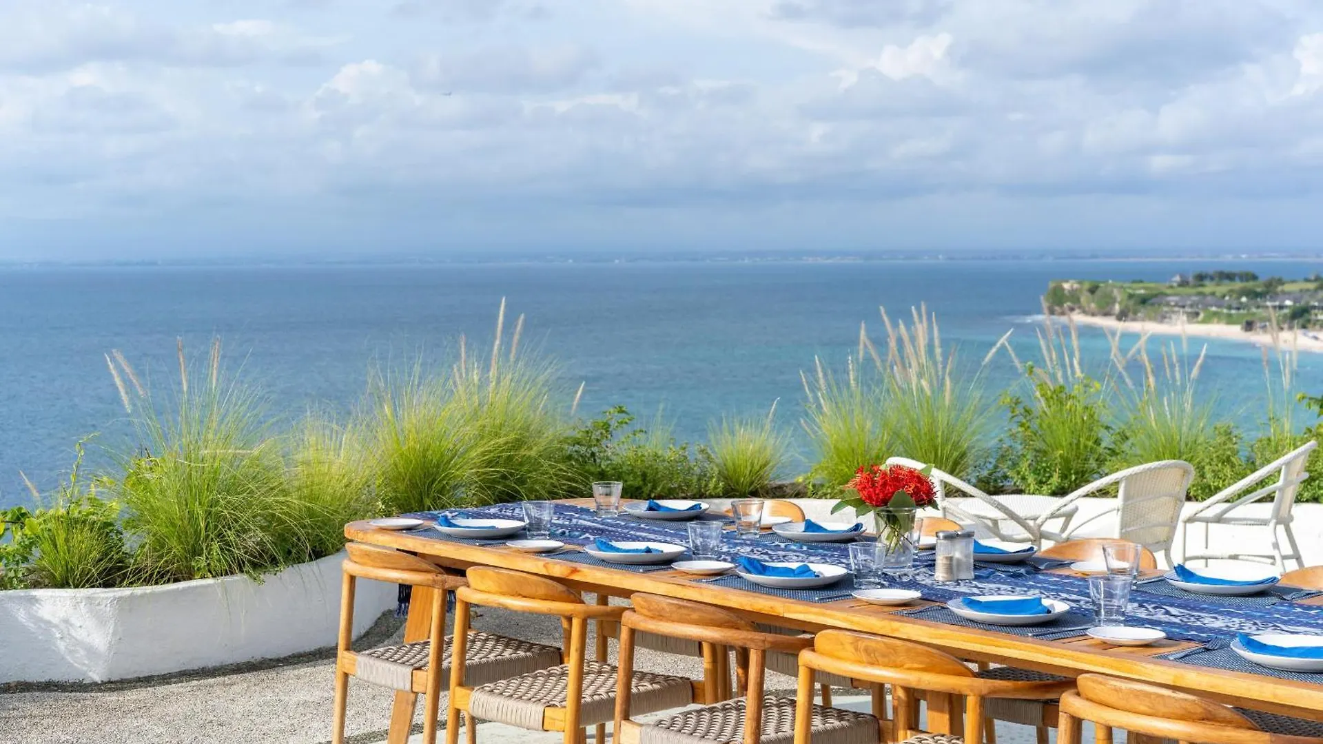 Villa Nirvana Biru Bingin Beach Uluwatu  Indonesia
